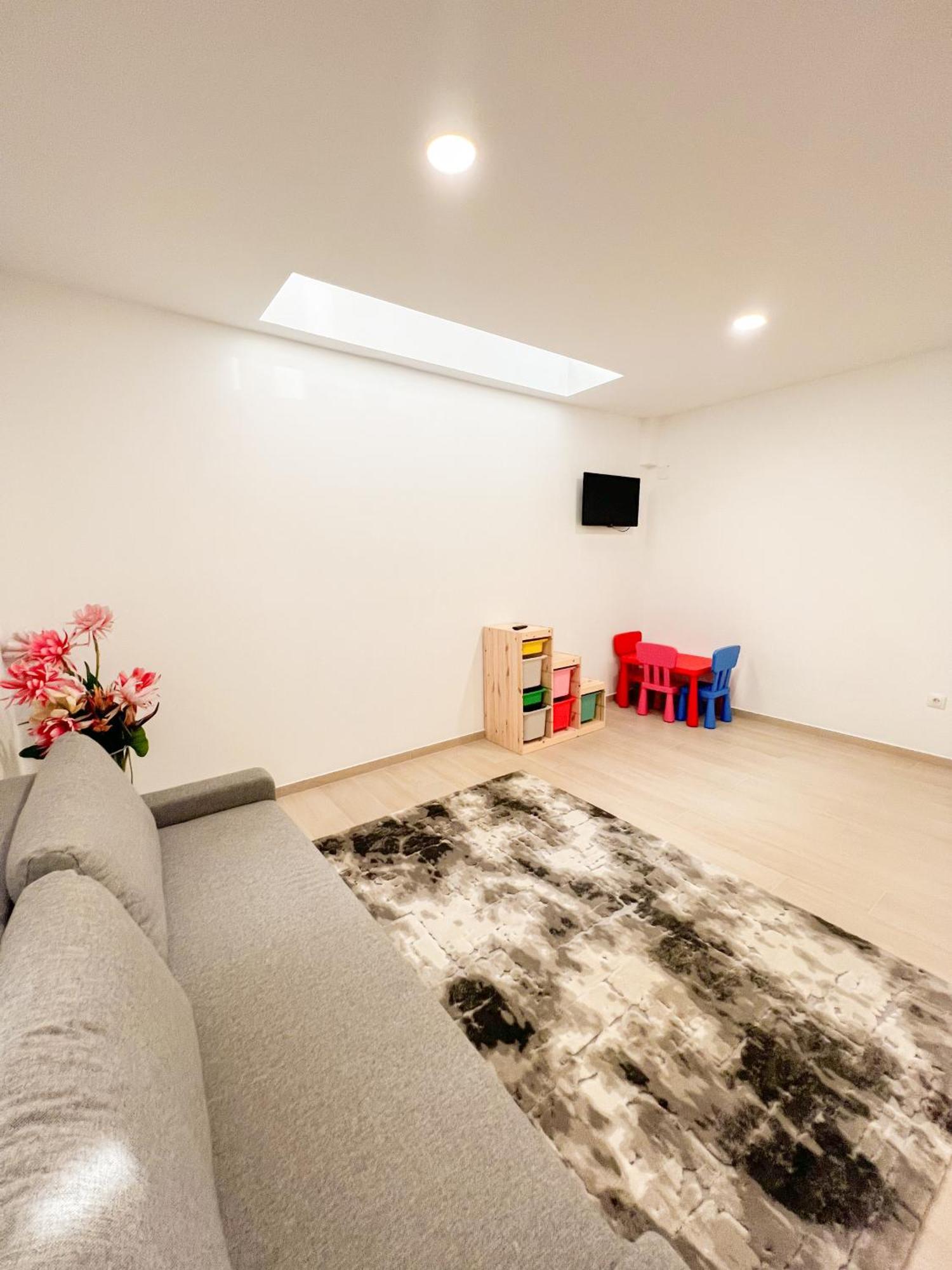 Cozy And Modern Family Flat Carihuela Apartment Торемолинос Екстериор снимка