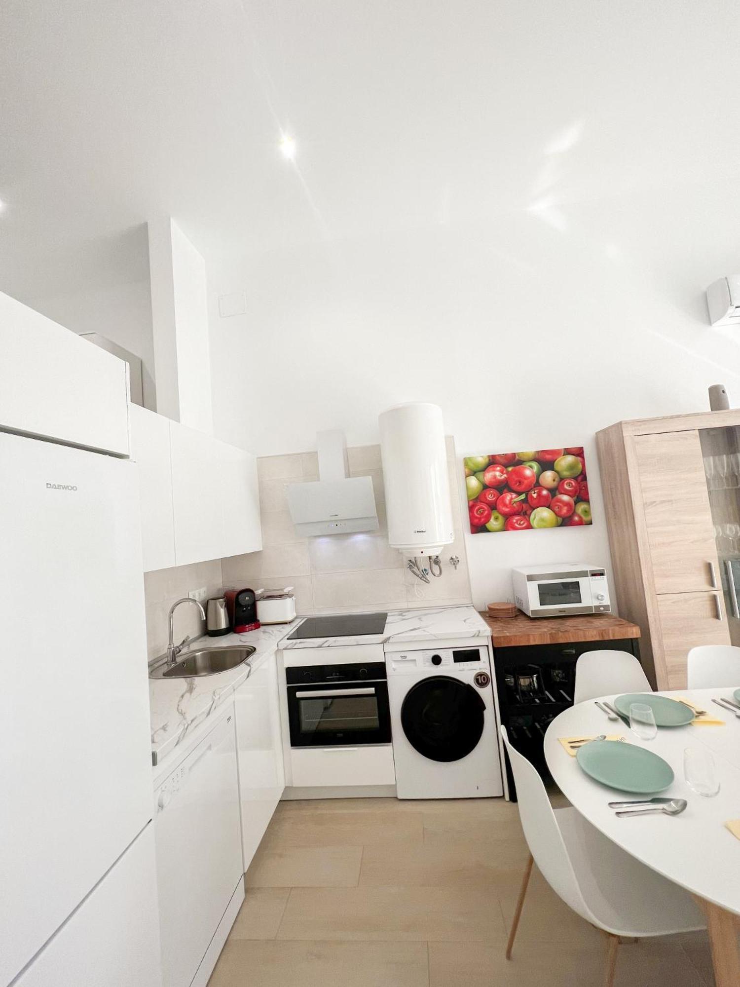 Cozy And Modern Family Flat Carihuela Apartment Торемолинос Екстериор снимка