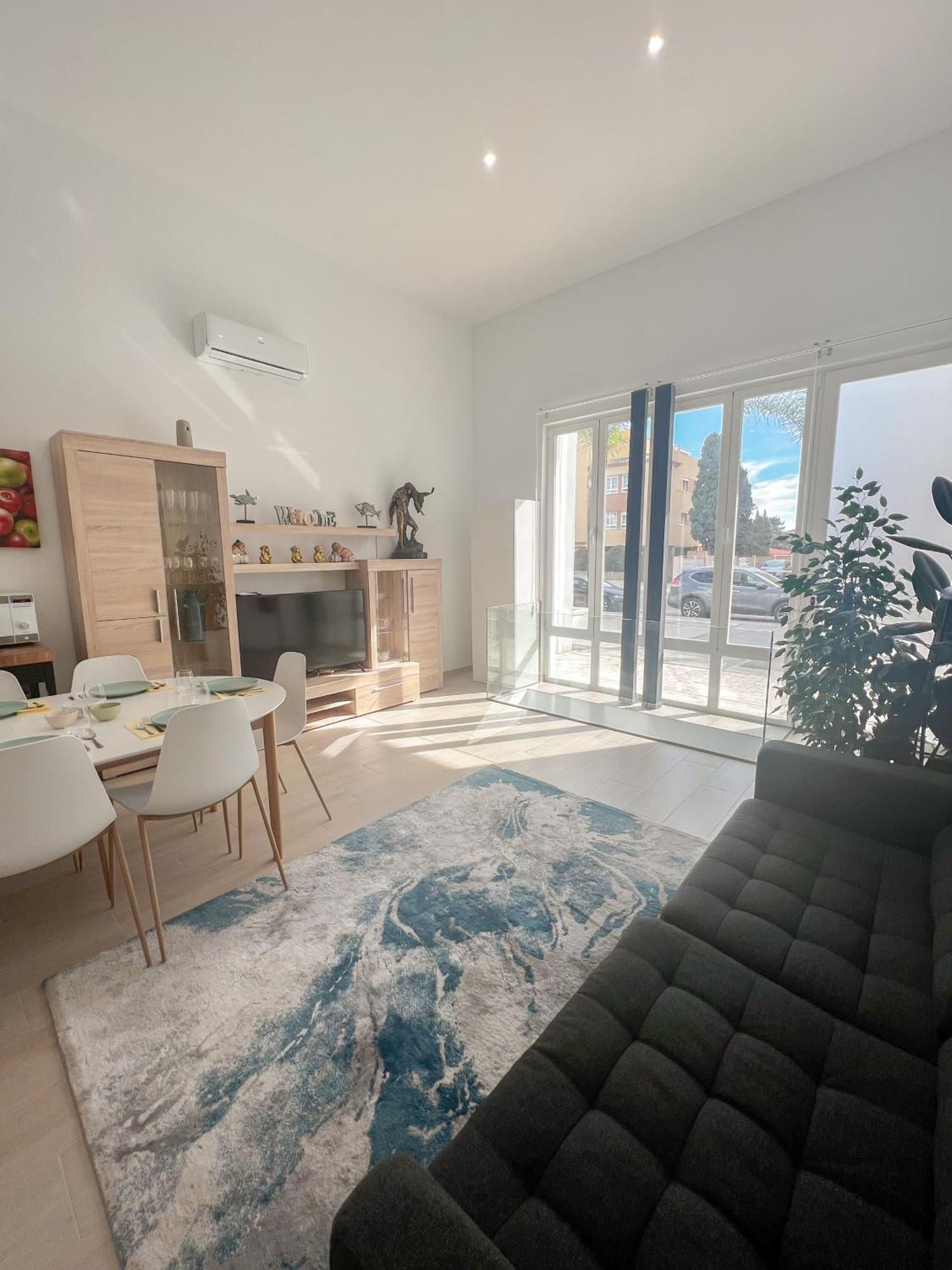 Cozy And Modern Family Flat Carihuela Apartment Торемолинос Екстериор снимка