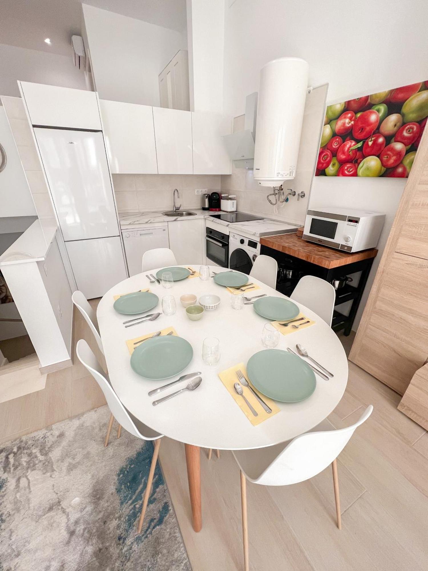 Cozy And Modern Family Flat Carihuela Apartment Торемолинос Екстериор снимка