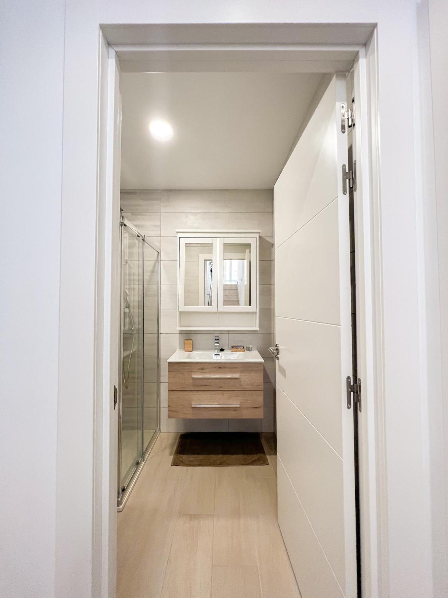 Cozy And Modern Family Flat Carihuela Apartment Торемолинос Екстериор снимка
