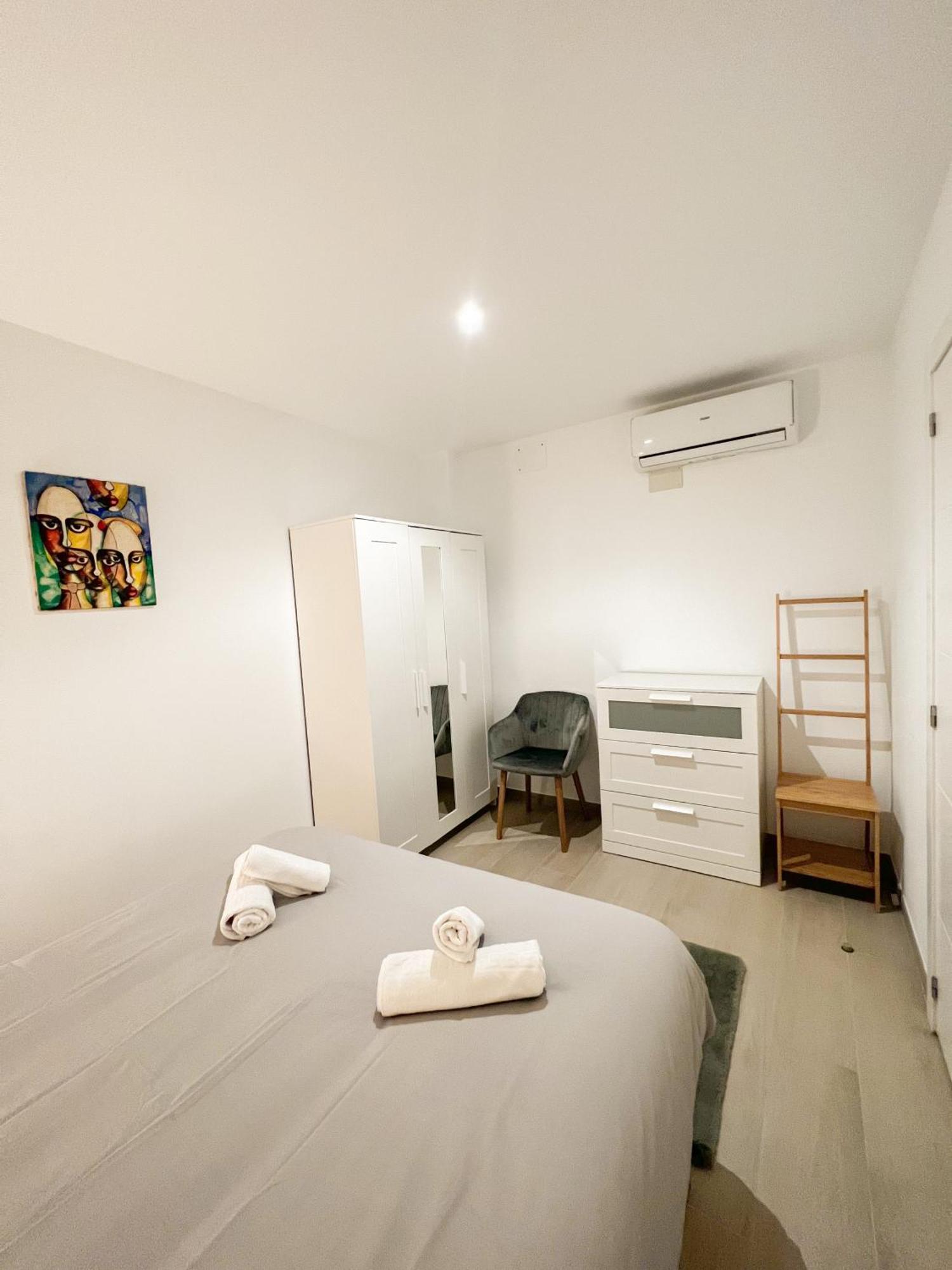 Cozy And Modern Family Flat Carihuela Apartment Торемолинос Екстериор снимка