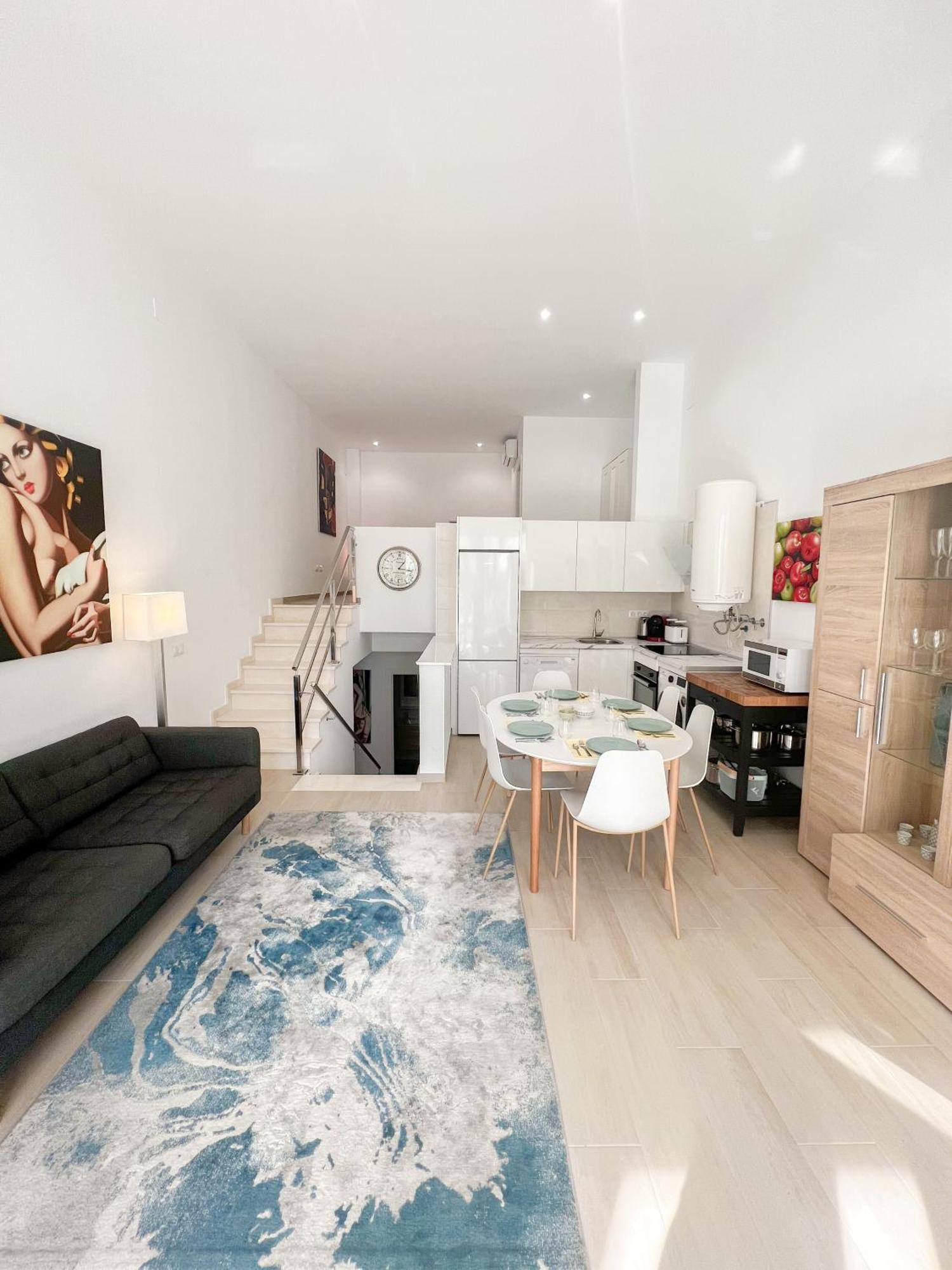 Cozy And Modern Family Flat Carihuela Apartment Торемолинос Екстериор снимка
